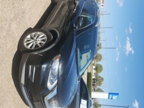 Used 2018 Nissan Rogue SV image 4