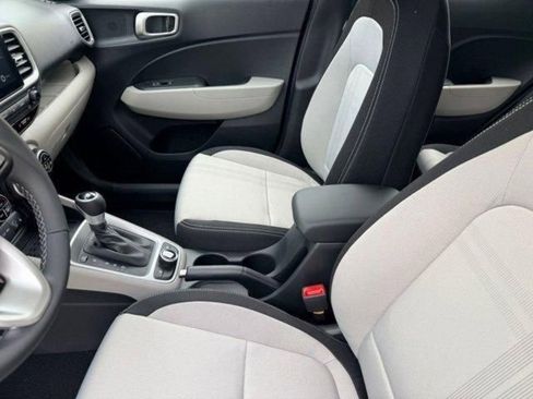 New 2026 Hyundai Venue SEL image 19