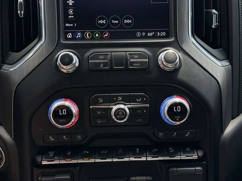 Used 2022 GMC Sierra 3500 Denali w/ Denali Black Diamond Edition AWD/4WD image 22