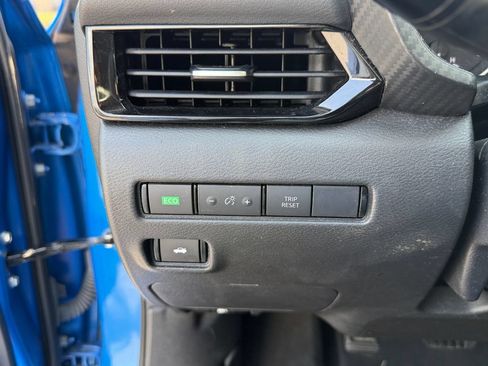 Used 2023 Nissan Sentra SV FWD image 28