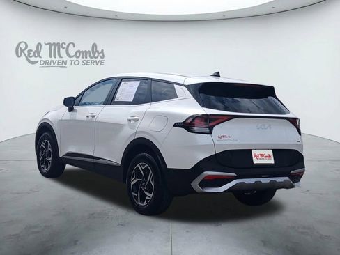 Used 2024 Kia Sportage LX image 3