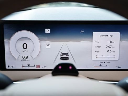 New 2026 Genesis GV70 2.5T Advanced AWD/4WD image 31