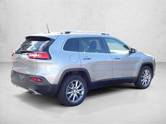 Used 2018 Jeep Cherokee Limited AWD/4WD video 3