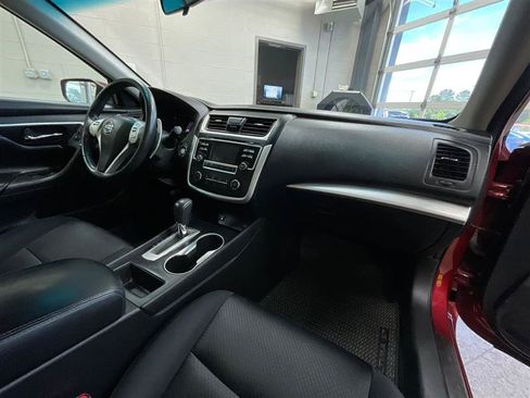 Used 2016 Nissan Altima 2.5 SR FWD image 26