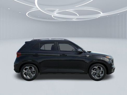 New 2026 Hyundai Venue SEL FWD image 7