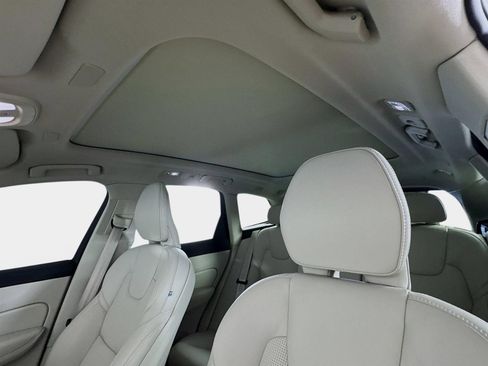 Used 2025 Volvo XC60 T8 Ultra w/ Protection Package Premier image 15