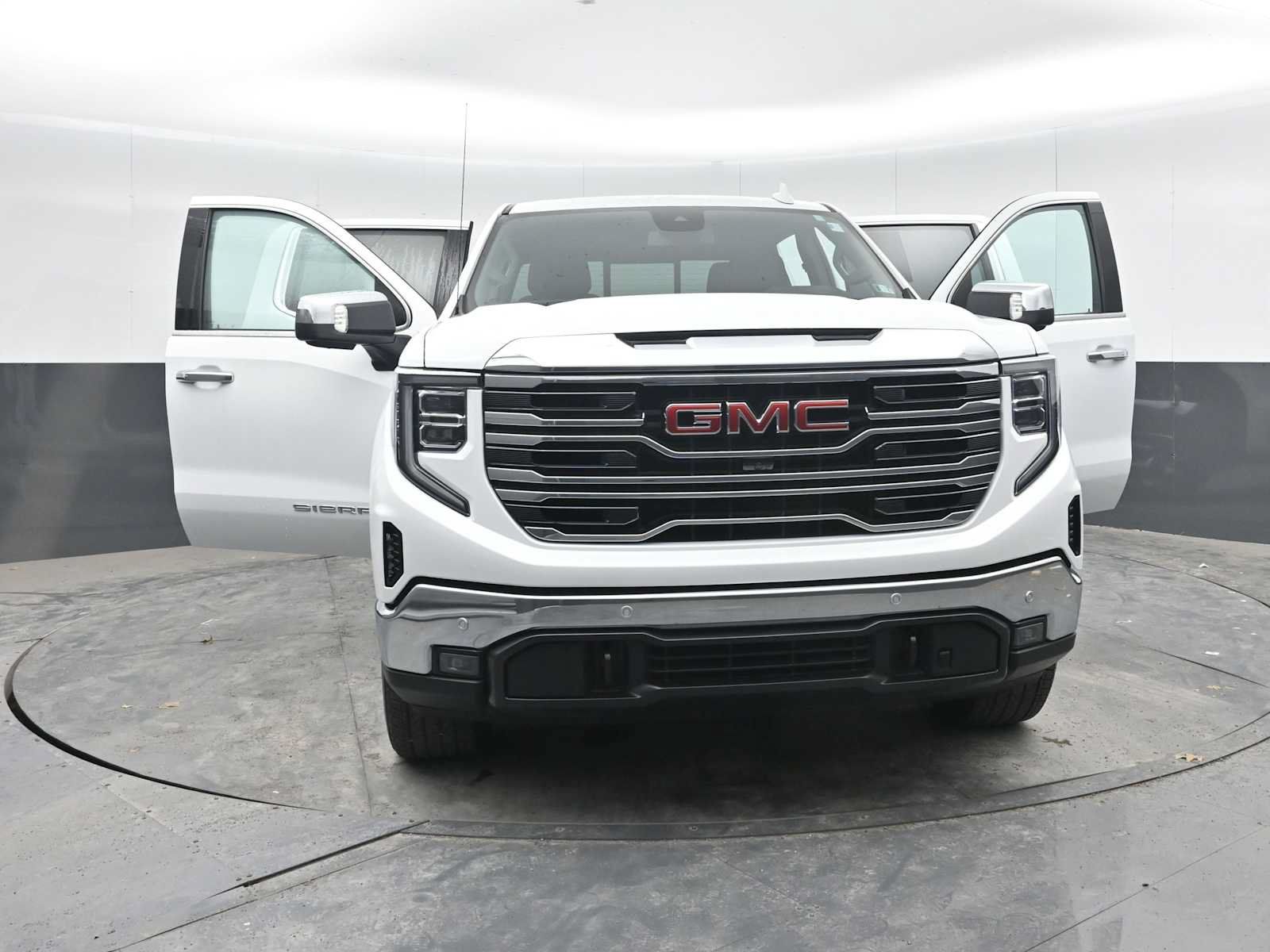 Used 2024 GMC Sierra 1500 SLT w/ SLT Premium Plus Package AWD/4WD image 53