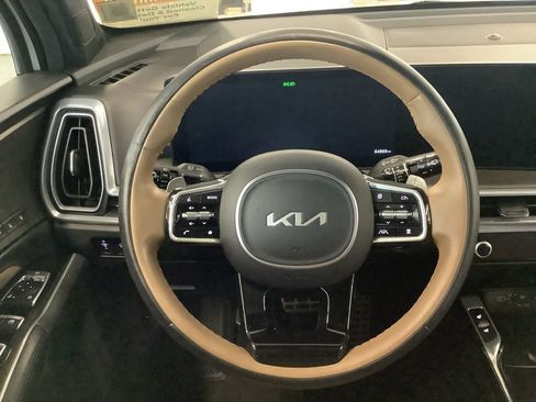 Certified 2024 Kia Sorento SX Prestige w/ Olive Brown Leather Package AWD/4WD image 13