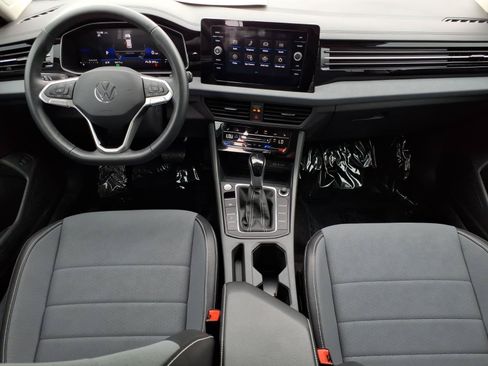 Certified 2026 Volkswagen Jetta SE FWD image 25