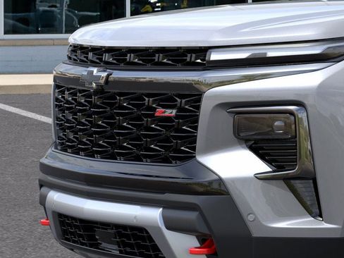 New 2025 Chevrolet Traverse Z71 w/ Enhanced Driving Package image 13