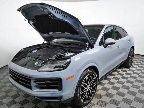 New 2026 Porsche Cayenne Coupe AWD/4WD image 34