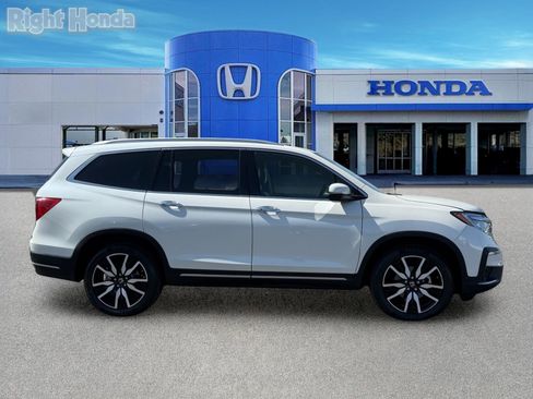 Used 2019 Honda Pilot Touring image 9