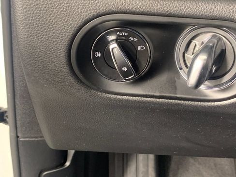 Used 2020 Porsche Macan AWD/4WD image 16