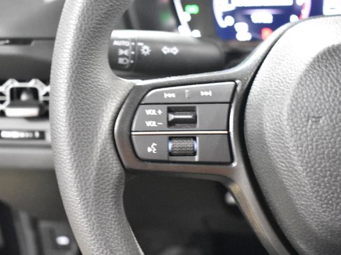 Certified 2025 Honda Accord SE image 14