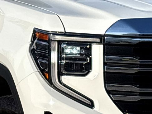 Used 2025 GMC Sierra 1500 SLT image 19