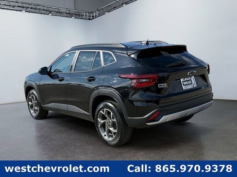 New 2026 Chevrolet Trax LT w/ Driver Confidence Package image 5