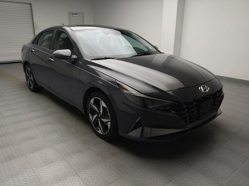 Used 2023 Hyundai Elantra Limited FWD image 13