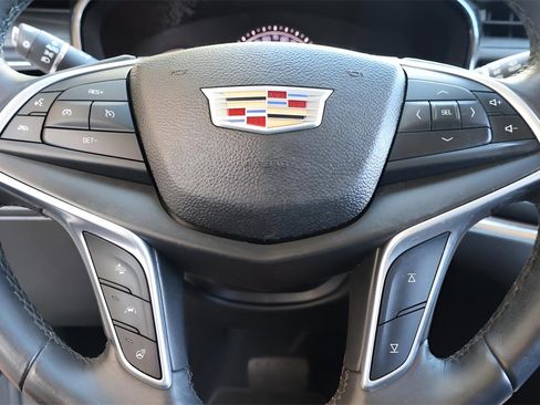 Used 2017 Cadillac XT5 Luxury w/ Driver Awareness Package image 21