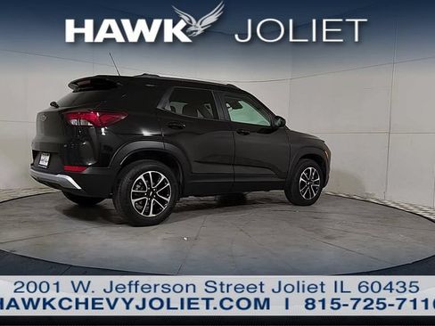 Used 2025 Chevrolet TrailBlazer LT AWD/4WD image 7