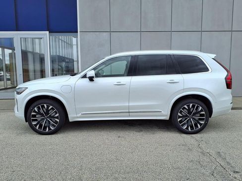 New 2026 Volvo XC90 T8 Ultra w/ Lounge Package AWD/4WD image 3