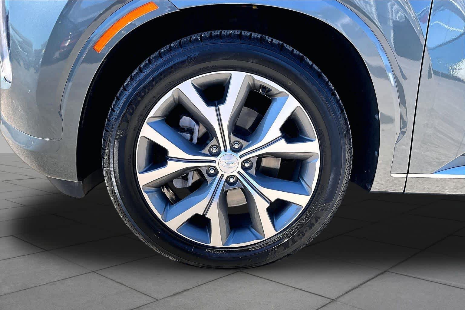 Used 2022 Hyundai Palisade Limited w/ Cargo Package AWD/4WD image 11