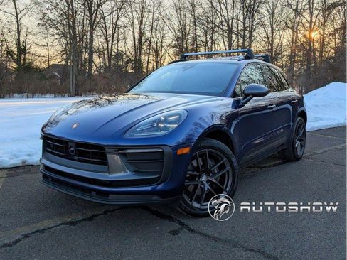 Used 2023 Porsche Macan Turbo image 1