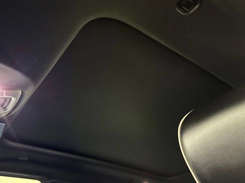Used 2019 RAM 1500 Laramie AWD/4WD image 27