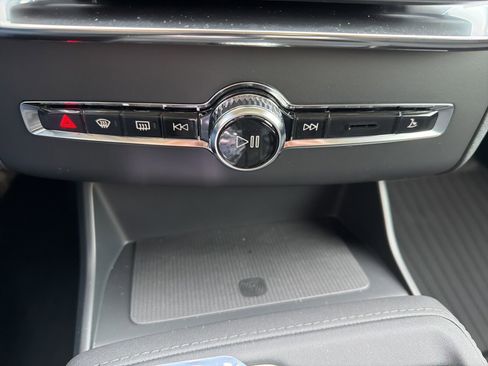 New 2026 Volvo XC90 B5 Core w/ Protection Package Premier image 28