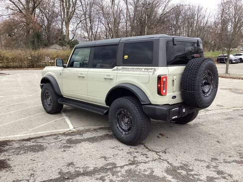 New 2025 Ford Bronco Outer Banks w/ Sasquatch Package image 5