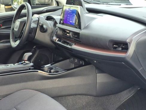 Used 2026 Toyota Prius Plug-In Hybrid image 20