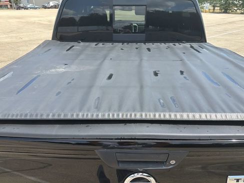Used 2017 Nissan Titan SV AWD/4WD image 29