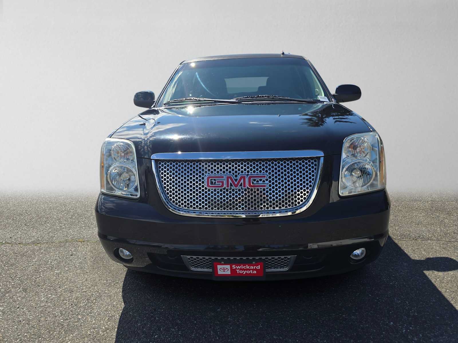 Used 2013 GMC Yukon Denali AWD/4WD image 8