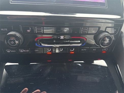 Used 2022 Jeep Grand Cherokee Altitude image 11