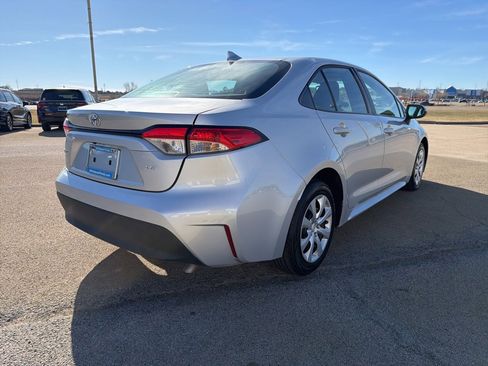 Used 2024 Toyota Corolla LE image 5
