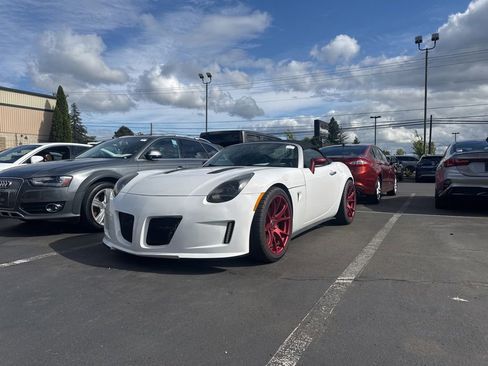 Used 2008 Pontiac Solstice Convertible w/ Premium Package RWD image 3