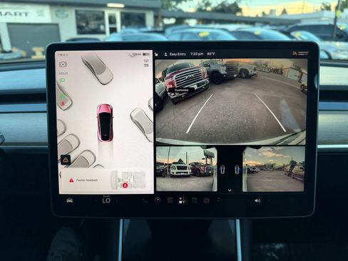 Used 2021 Tesla Model Y Long Range AWD/4WD image 32