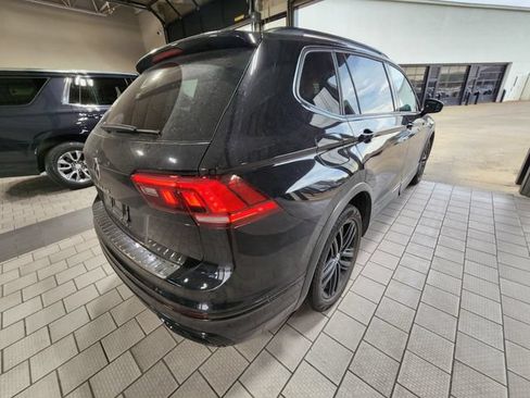 Used 2022 Volkswagen Tiguan SE R-Line FWD image 4