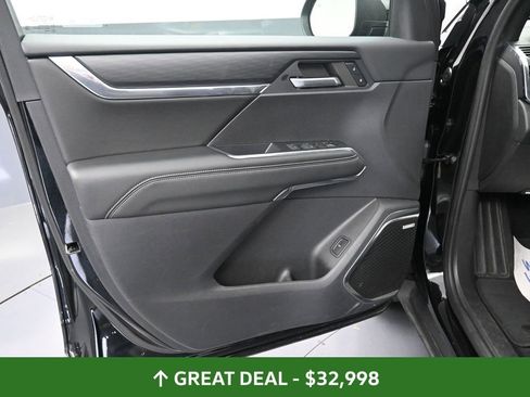 Used 2024 GMC Acadia Elevation image 21