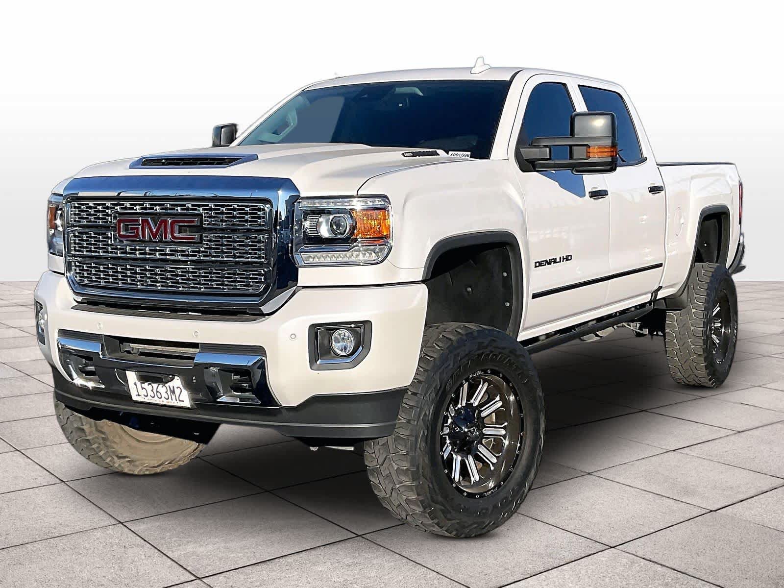 Used 2018 GMC Sierra 2500 Denali w/ Duramax Plus Package AWD/4WD image 1