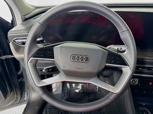 Used 2025 Audi Q5 Premium w/ Convenience Package image 13