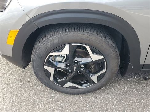 New 2026 Kia Seltos EX image 36
