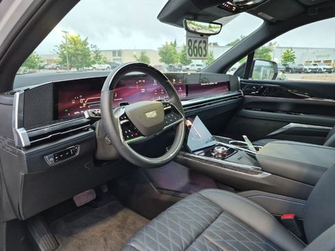 Used 2025 Cadillac Escalade IQ Sport 1 w/ Smart Trailering package image 34