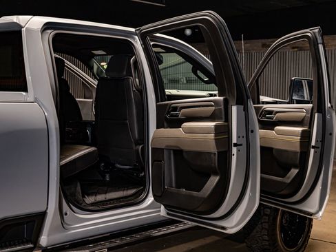 Used 2024 Chevrolet Silverado 2500 ZR2 w/ LPO, Dark Essentials Package image 28