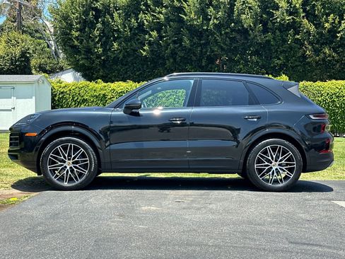 Certified 2026 Porsche Cayenne AWD/4WD image 2