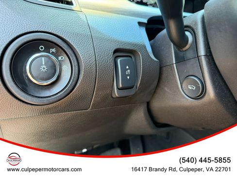 Used 2015 Ford Taurus SEL w/ Equipment Group 201A FWD image 19