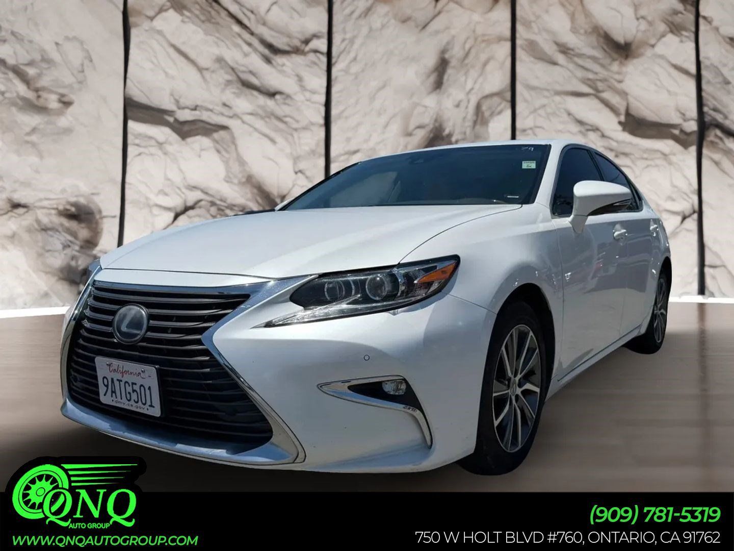 Used 2016 Lexus ES 300h w/ Luxury Package w/Wood Trim FWD image 1