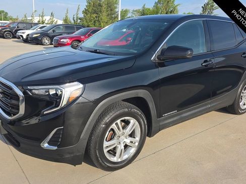 Used 2018 GMC Terrain SLE image 1