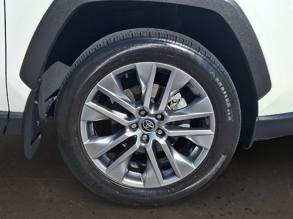 Used 2022 Toyota RAV4 Limited AWD/4WD image 9