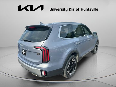 Used 2023 Kia Telluride EX w/ EX Captain's Chair Package FWD image 8