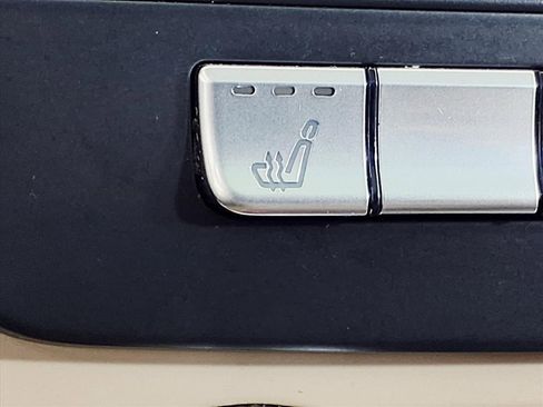 Used 2013 Mercedes-Benz C 250 Sedan image 20